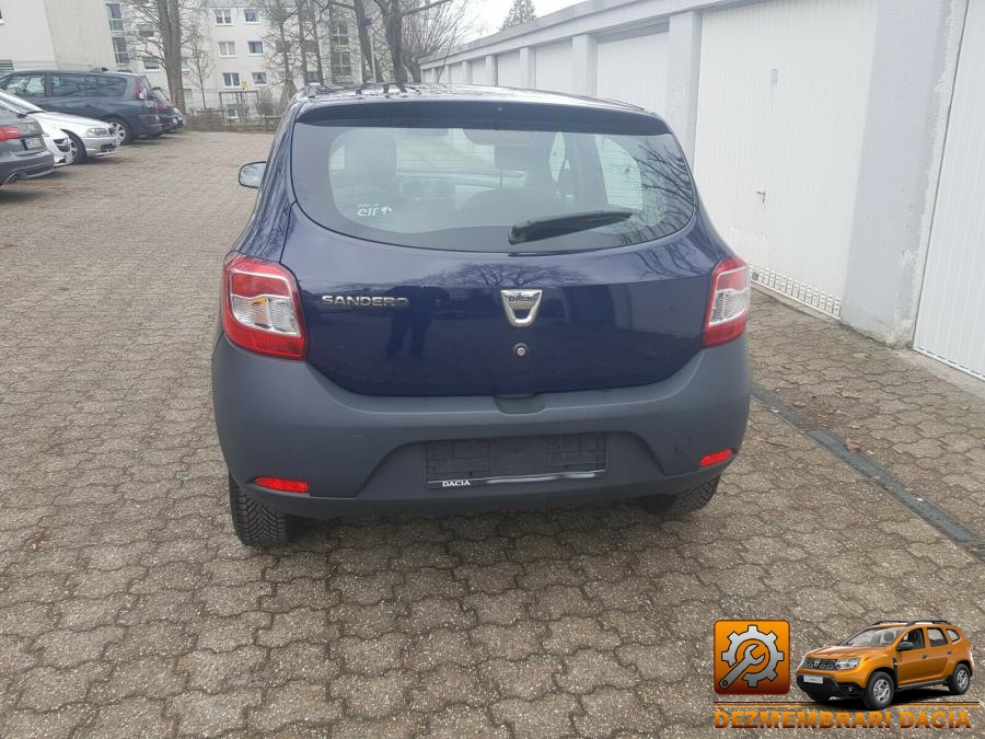 Aripa fata dacia sandero 2013