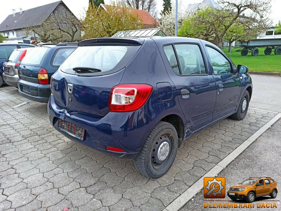 Aripa fata dacia sandero 2014